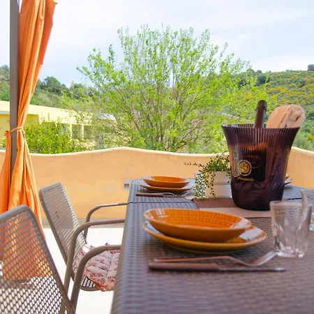 Апартаменты 5min Budoni - Con Ampia Veranda Relax Brunella