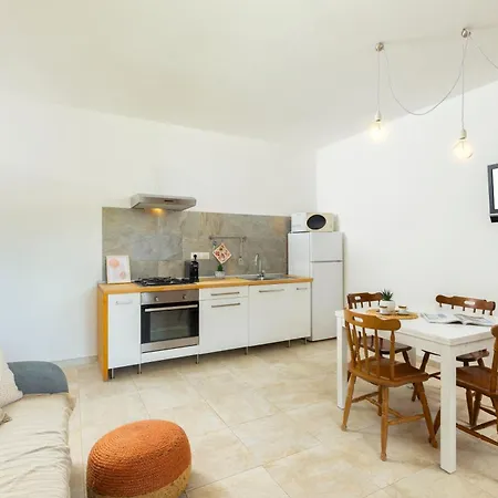 Appartamento 5min Budoni - Con Ampia Veranda Relax