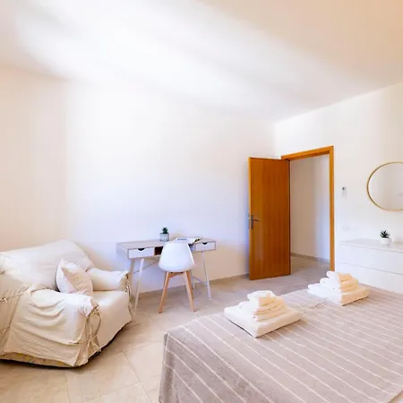 5min Budoni - Con Ampia Veranda Relax *